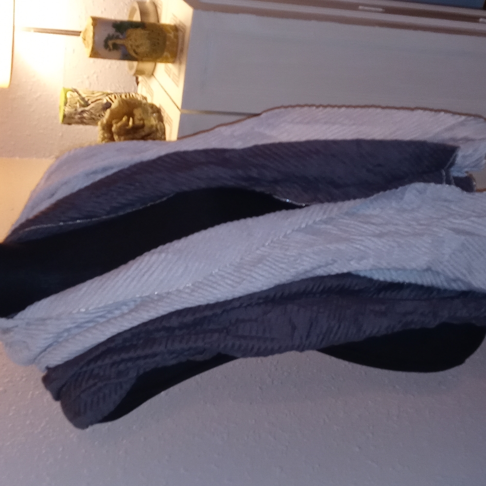 Two tone scarf